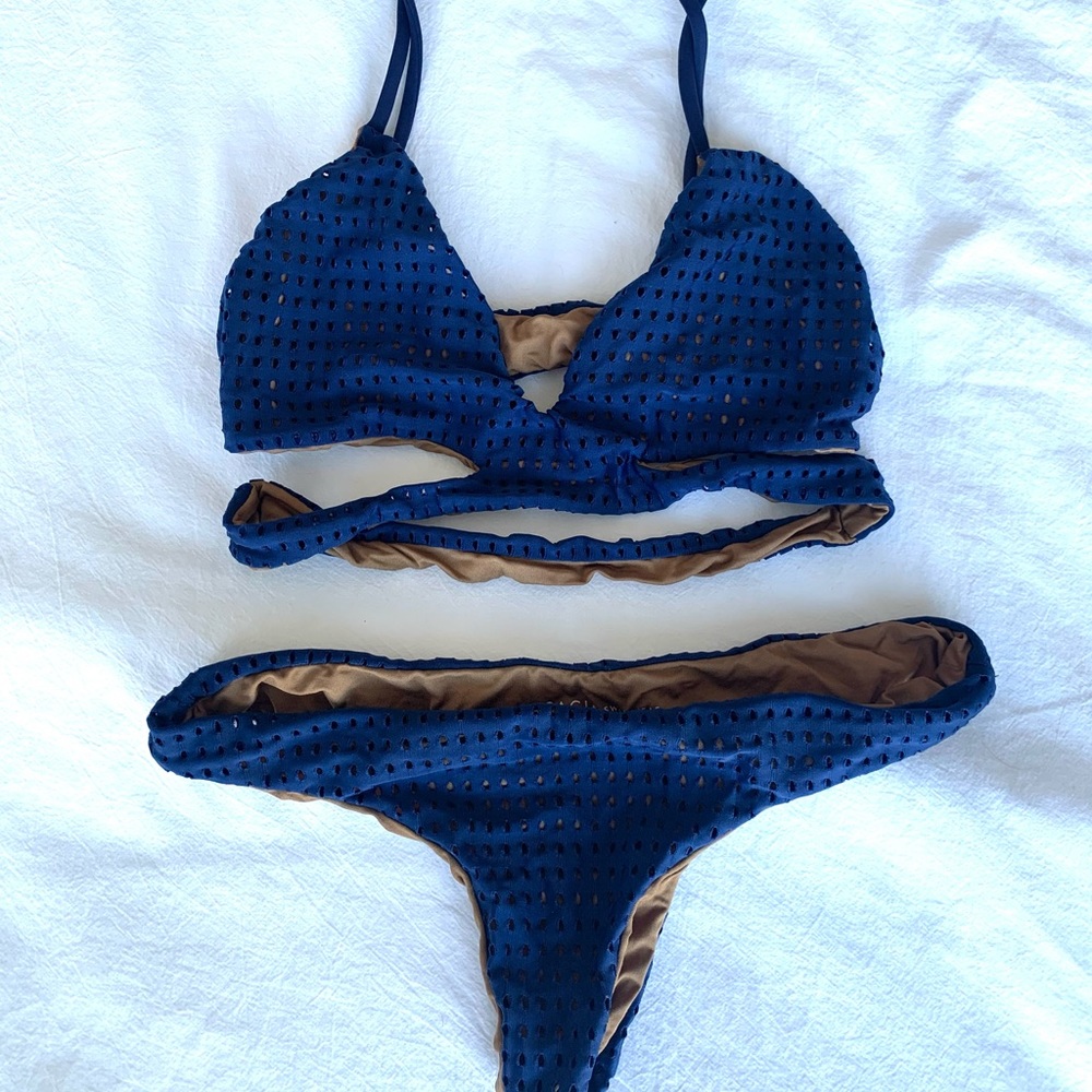 Acacia navy bikini set